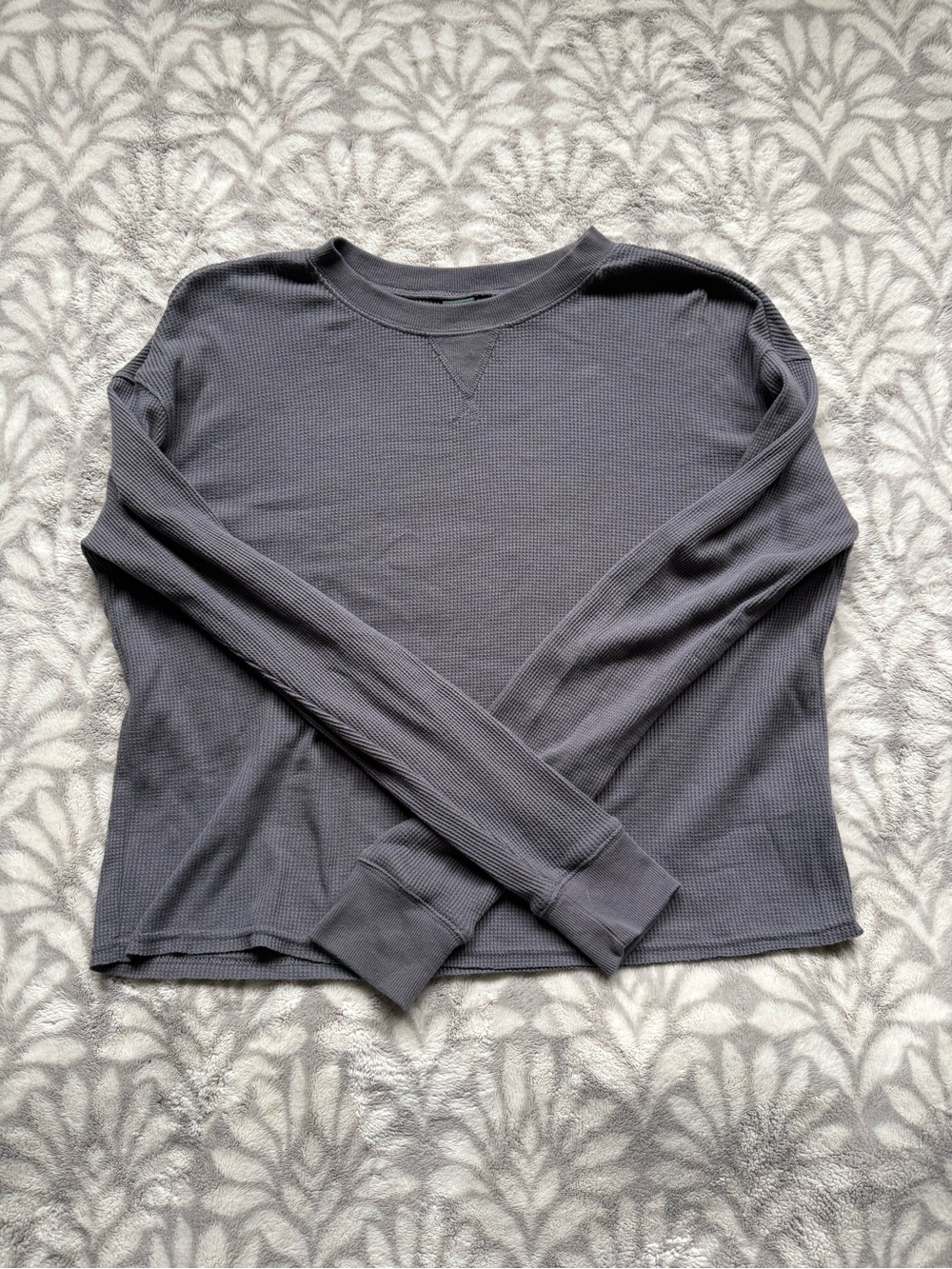 Women’s Long-Sleeve waffle Sweater in Charcoal Gray
